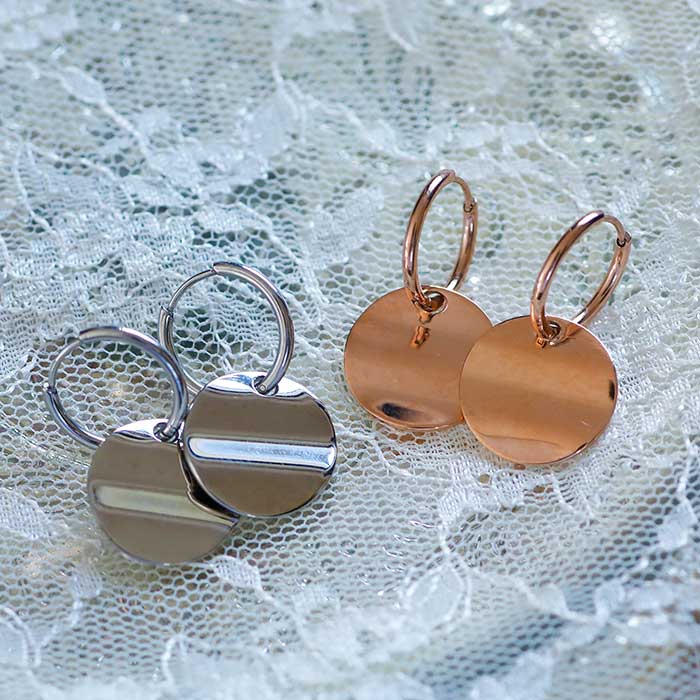 ウェーブラウンドプレート フープ ステンレスピアス （1ペア）