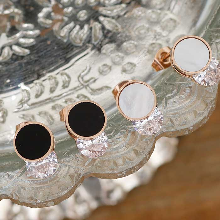 ミニラウンド ジュエルサンド ステンレスピアス（1ペア）