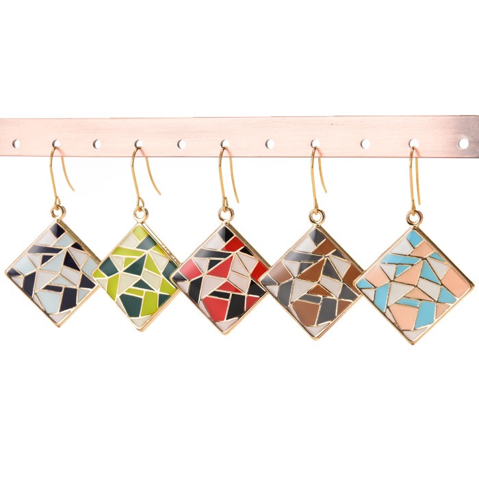 ステンドグラスデザイン ダイヤ ステンレス ピアス（1ペア） 