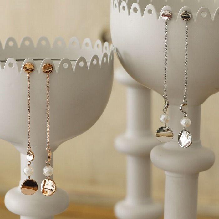 ロングチェーン サークルプレート×パール ステンレス ピアス（1ペア）